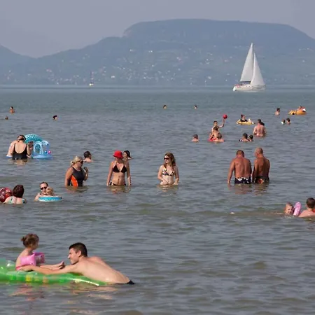 In Balatonmariafürdo 19249 Apartamento *