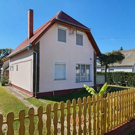 Apartamento In Balatonmariafürdo 19249 *